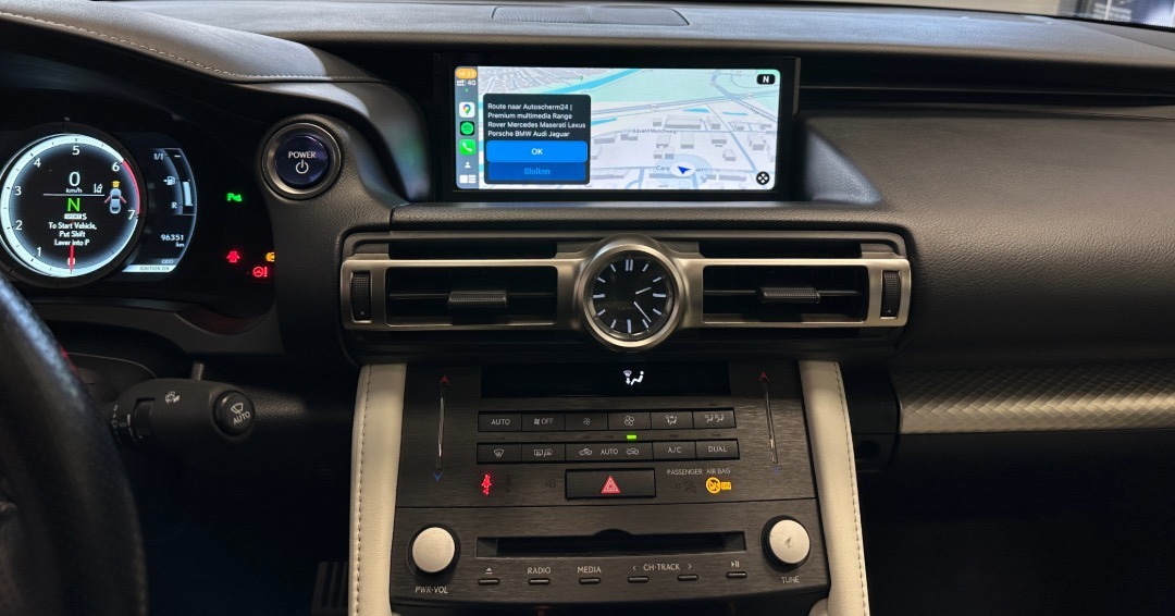 Lexus-is-Apple-Carplay-Android-Auto-installeren-inbouwen-2