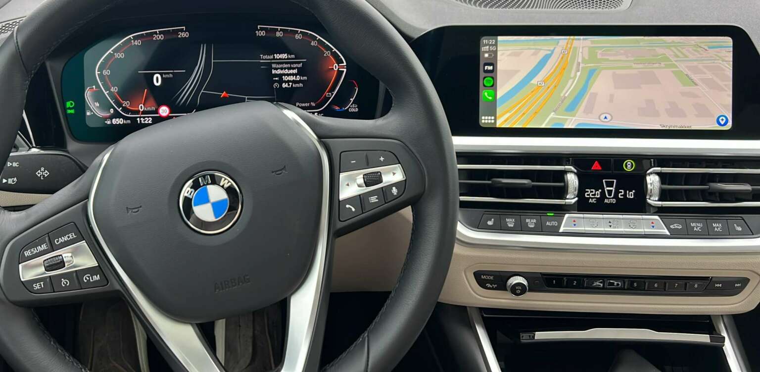 Apple CarPlay inbouwen BMW 5 Serie | Autoscherm24