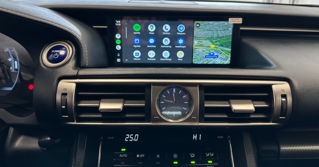 Lexus-es-apple-carplay-android-auto-inbouwen-groot-scherm-2