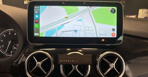 Mercedes-B-Klasse-multimediasysteem-inbouwen-Apple-Carplay-Android-Auto-NTG