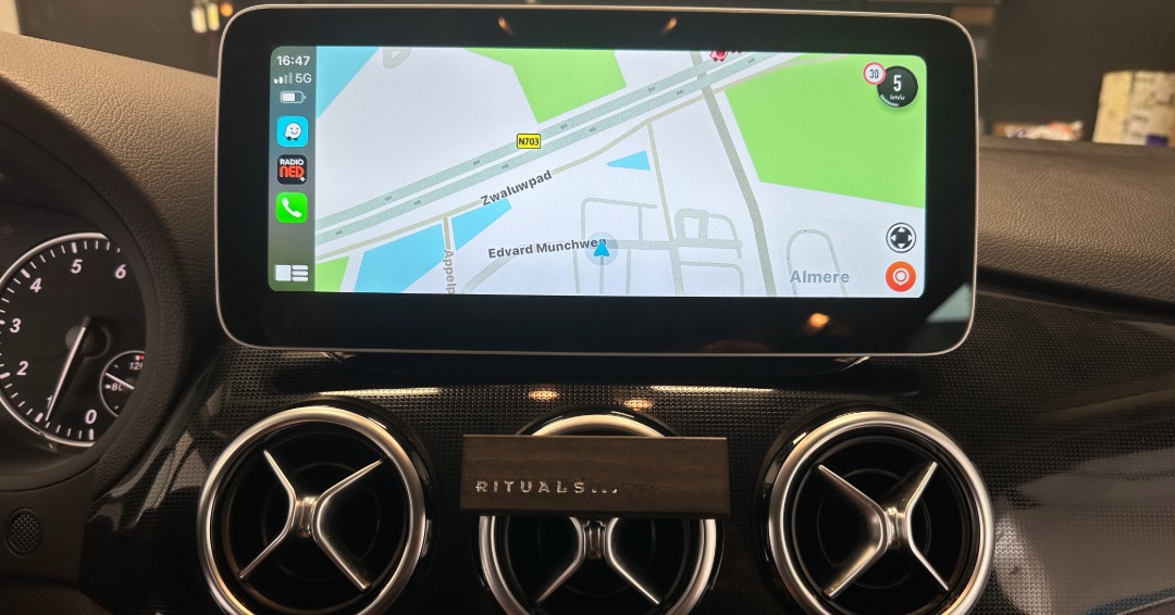 Mercedes-B-Klasse-multimediasysteem-inbouwen-Apple-Carplay-Android-Auto2-2
