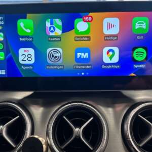 multimedia-systeem-inbouwen-mercedes-cla-grootscherm