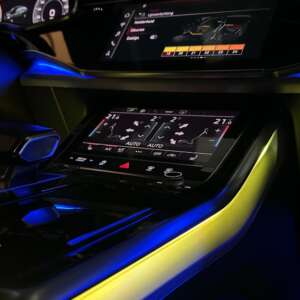 Audi-sfeerverlichting-en-carplay-achteraf-inbouwen-installeren