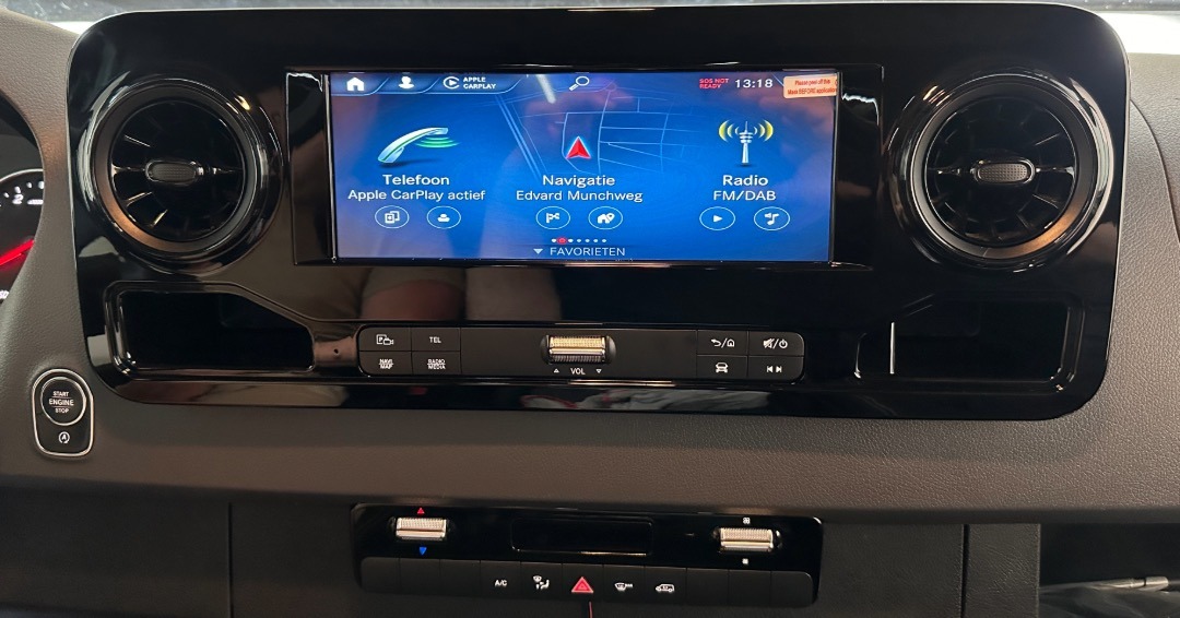 Mercedes-Sprinter-Apple-CarPlay-Android-Auto-installeren-inbouwen-2-2