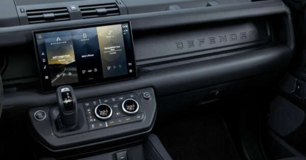 Defender_grootscherm_carplay_inbouwen_auto