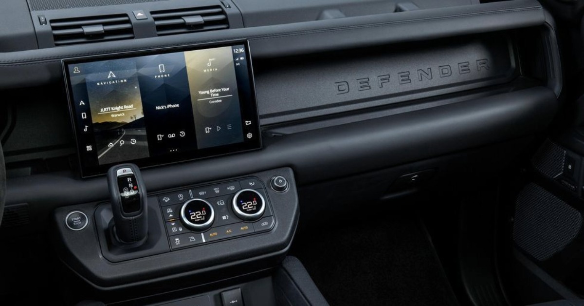 Defender_grootscherm_carplay_inbouwen_auto