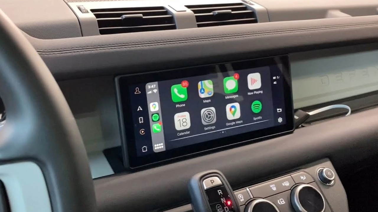 Land_rover_defender_carplay_groot_scherm_inbouwen
